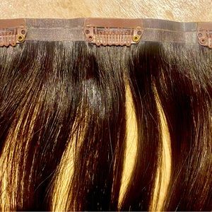 Professional clip-on hair extensions; invisible and luxurious🦁💋